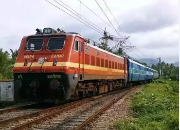 सरकार ने रेलवे यात्रियों को दी बड़ी राहत, 50 प्रतिशत तक घटा दिया ट्रेनों का किराया 