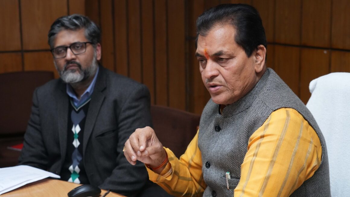 वित्त मंत्री डाॅ. प्रेम चन्द अग्रवाल ने की “बिल लाओ ईनाम पाओ” योजना के 15वें एवं 16वें लकी ड्रॉ की घोषणा 