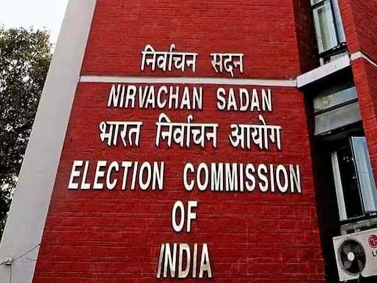 पीएम मोदी के ‘विकसित भारत’ मैसेज पर चुनाव आयोग सख्त, IT मंत्रालय को तुरंत रोक लगाने का आदेश