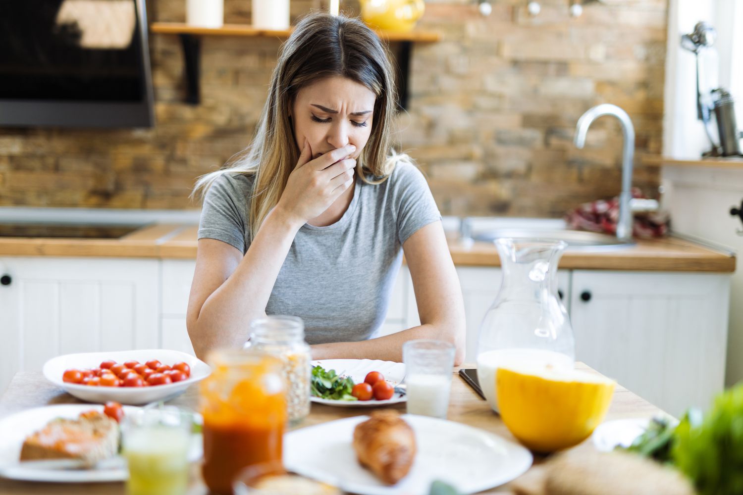 अचानक उल्टी जैसा महसूस हो रहा है? इन 5 खाद्य पदार्थों के सेवन से मिलेगा आराम