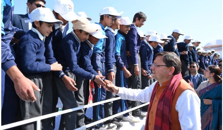 मुख्यमंत्री धामी ने टिहरी झील कोटी कॉलोनी में क्याकिंग -कैनोइंग प्रतियोगिता का किया शुभारंभ