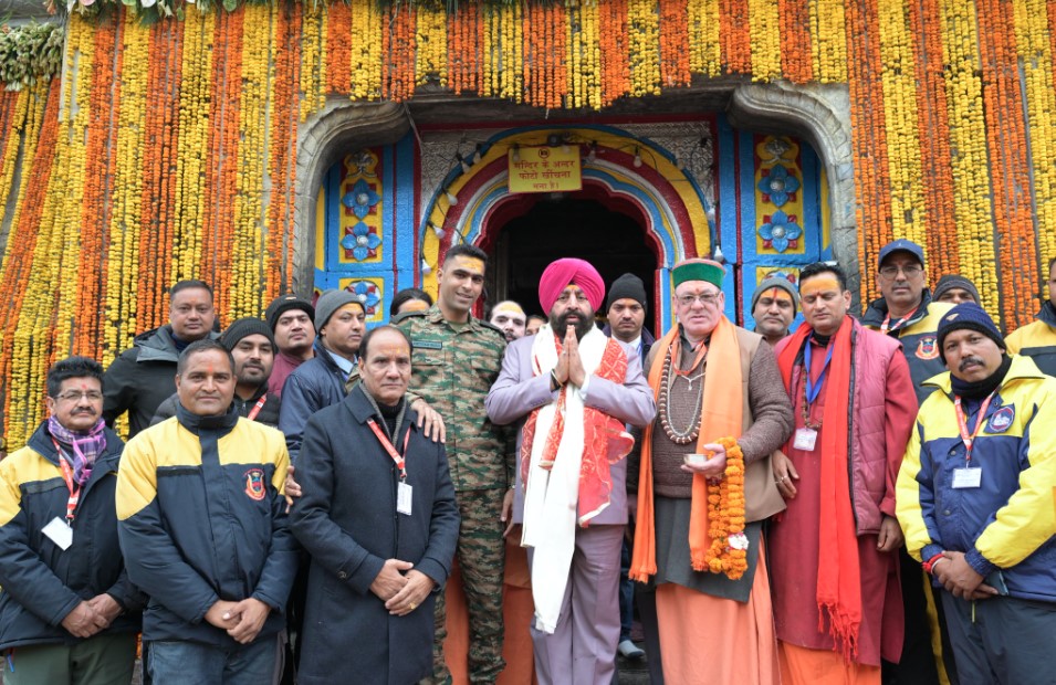 राज्यपाल ने किए बाबा केदारनाथ के दर्शन, विशेष पूजा कर विश्व कल्याण की कामना, कहा – केदार घाटी का प्रत्येक कण शिवमय