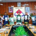 सेतु आयोग ने मुख्यमंत्री धामी को सौंपी सशक्तिकरण रिपोर्ट