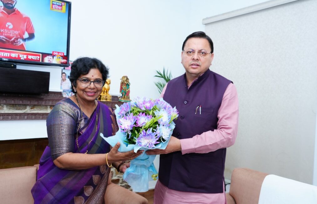 राष्ट्रीय महिला आयोग की अध्यक्ष विजया किशोर रहाटकर ने सीएम धामी से की शिष्टाचार भेंट