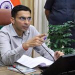 डीएम की सख्ती से विधवा को मिला न्याय, बैंक ने लौटाए कागज और माफ किया ऋण