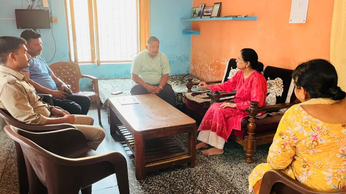 ऋषिकेश की नाबालिग दुष्कर्म पीड़िता व उनके परिजनों से मिली महिला आयोग की अध्यक्ष