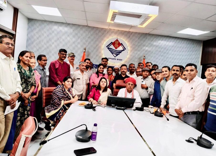 केंद्रीय मंत्री भागीरथ चौधरी ने देहरादून में किसानों से किया संवाद, सुनी जमीनी समस्याएं