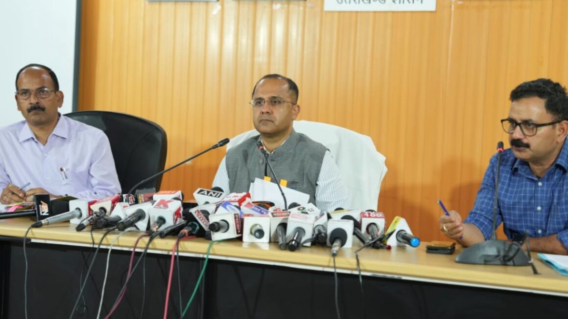 धामी कैबिनेट की बैठक में 12 अहम प्रस्तावों पर लगी मुहर