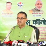 आगामी 02 अगस्त को पीएम किसान सम्मान निधि की 20 वीं किश्त जारी किए जाने के संबंध में प्रेस वार्ता करते कृषि मंत्री गणेश जोशी।