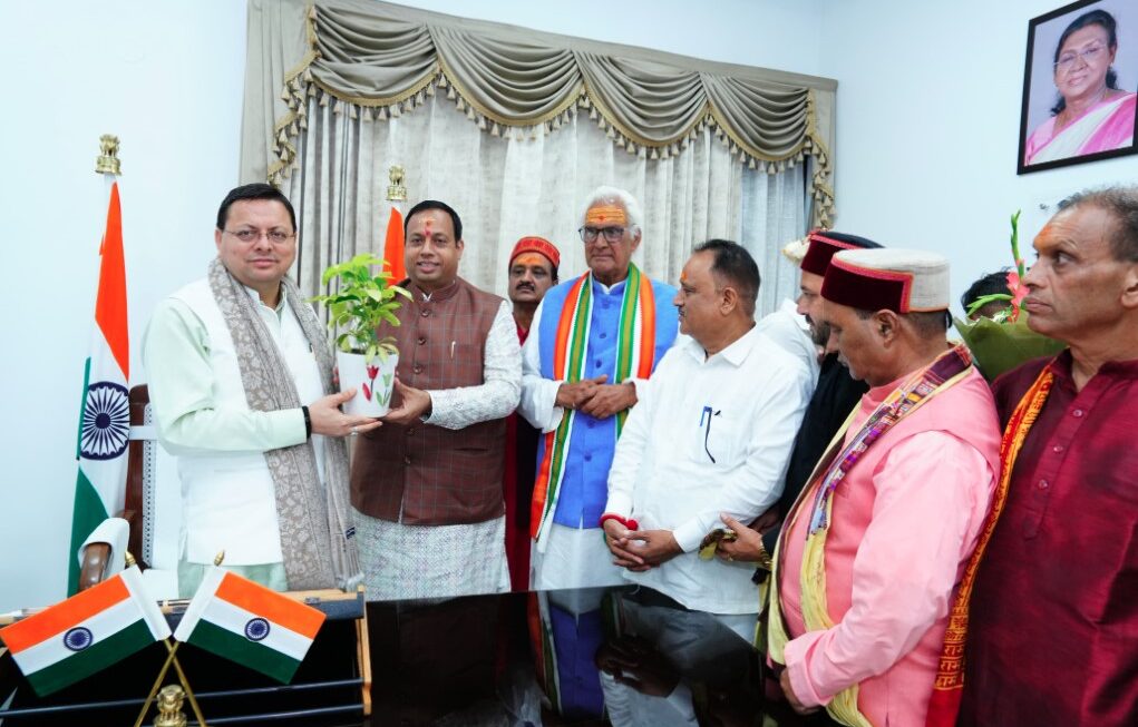 बद्री-केदार मंदिर समिति के प्रतिनिधिमंडल ने सीएम धामी से की मुलाकात