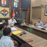 शहरी पुनर्विकास और पार्किंग योजनाओं को लेकर डीएम सविन बंसल की अहम बैठक, डीपीआर शासन को भेजने के निर्देश