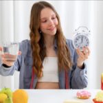 क्या इंटरमिटेंट फास्टिंग सुरक्षित है? आइये जानते हैं इसके फायदे और नुकसान