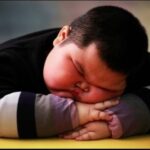 कम उम्र में मोटापा बढ़ा सकता है गंभीर बीमारियों का खतरा, आइये जानते हैं इसके कारण और बचाव के उपाय