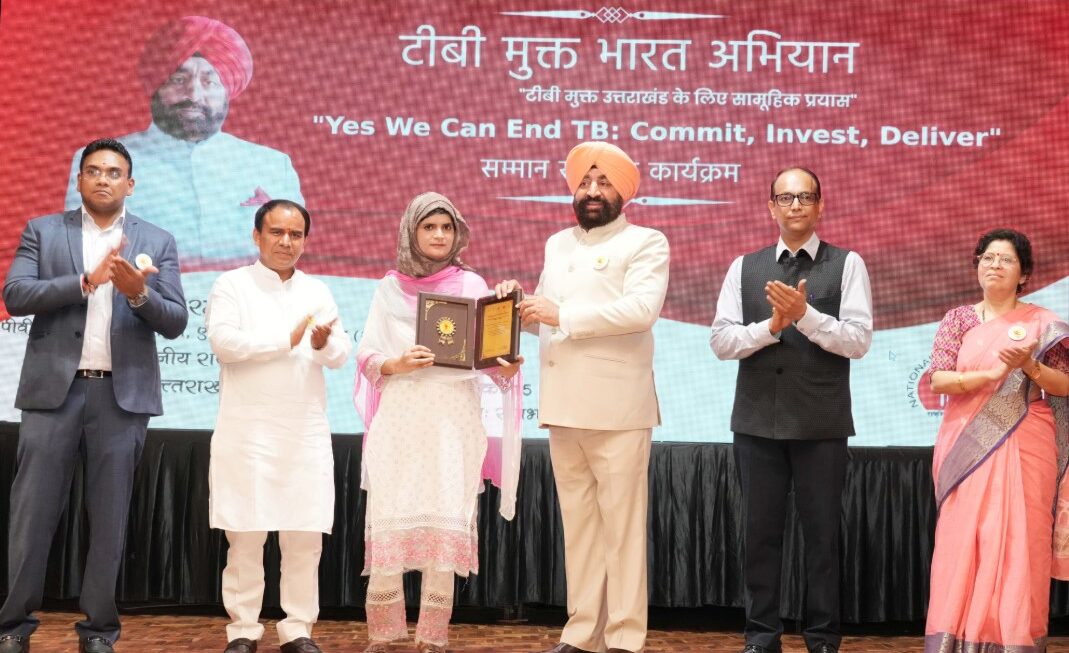 राज्यपाल गुरमीत सिंह ने टीबी उन्मूलन योद्धाओं को किया सम्मानित