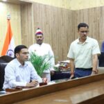 देहरादून: नशे के आदत वाले बेटों से परेशान मां ने डीएम से लगाई गुहार, डीएम ने लिया सख्त फैसला