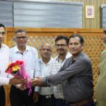 उत्तराखंड पत्रकार यूनियन ने बेहतर स्वास्थ्य सुविधाओं को लेकर डीएम सविन बंसल को सौंपा ज्ञापन