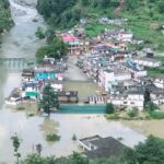 यमुना नदी का जलस्तर फिर बढ़ा, होटलों और घरों के निचले हिस्से पानी में डूबे