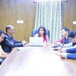 जिलाधिकारी ने आपदा कंट्रोल रूम का निरीक्षण कर अधिकारियों के साथ की बैठक