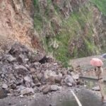 प्रदेश में लगातार बारिश से जनजीवन अस्त-व्यस्त, कई हाईवे मलबा गिरने से बंद