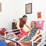 कैबिनेट मंत्री गणेश जोशी ने पूर्व सीएम भुवन चंद्र खण्डूरी से भेंट कर दी उन्हें दीपावली की शुभकामनाएं