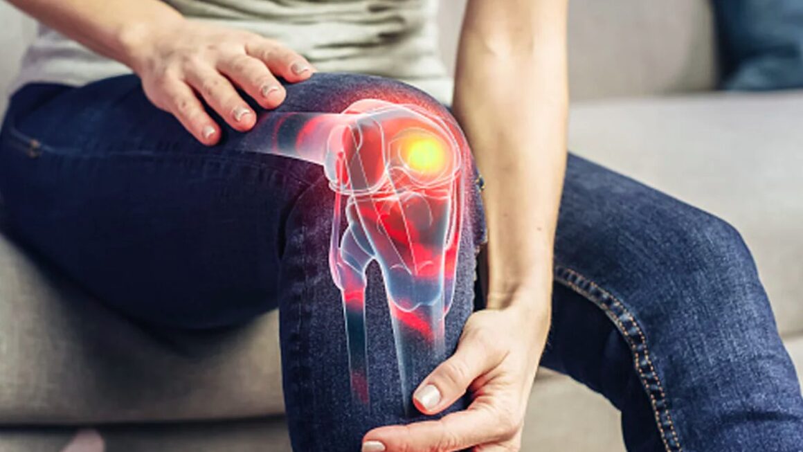 जोड़ों का दर्द अब सिर्फ बुजुर्गों की नहीं, युवाओं की भी परेशानी, आइये जानते हैं इससे राहत पाने के आसान उपाय