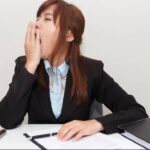 फोकस करने बैठते ही आने लगती है नींद? हो सकता है यह आलस नहीं, शरीर में पोषक तत्वों की कमी का हो संकेत