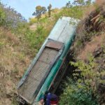 अल्मोड़ा में यात्रियों से भरी बस खाई में गिरी, करीब 7 लोगों की मौत, कई घायल