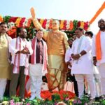 सीएम धामी ने देश के पूर्व प्रधानमंत्री अटल बिहारी वाजपेयी की प्रतिमा का किया अनावरण