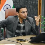 हाईवे और सार्वजनिक स्थलों पर बढ़ती गंदगी को लेकर जिला प्रशासन सख्त, कई अधिकारियों को नोटिस जारी