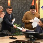 जनता दर्शन में 176 शिकायतें दर्ज, डीएम ने कई मामलों का मौके पर किया निस्तारण