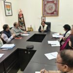 स्वास्थ्य मंत्री डॉ. धन सिंह रावत ने स्वास्थ्य, वित्त और कार्मिक विभाग के अधिकारियों के साथ की समीक्षा बैठक