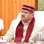 कैबिनेट मंत्री गणेश जोशी ने विकास योजनाओं की प्रगति को लेकर अधिकारियों के साथ की समीक्षा बैठक