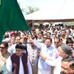 मुख्यमंत्री धामी ने चार धाम जाने वाली बसों को हरी झंडी दिखाकर किया रवाना