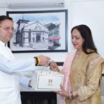 मुख्यमंत्री धामी ने प्रसिद्ध अभिनेत्री एवं लोकसभा सांसद हेमा मालिनी से की शिष्टाचार भेंट