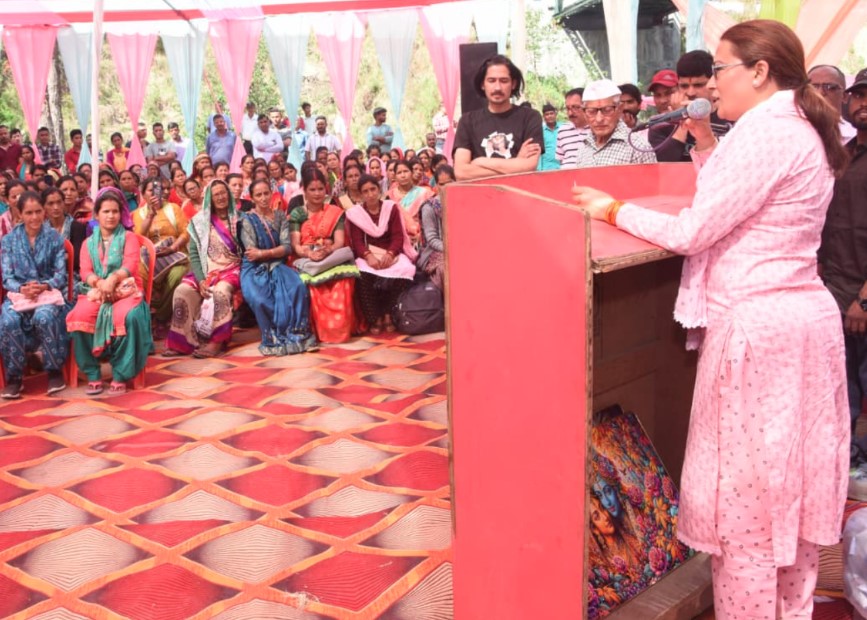 पिरूल आधारित बायोमास उद्योग से मिलेगा महिलाओं को रोजगार- रेखा आर्या