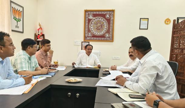 एक माह में पूर्ण करें कण्डारस्यूं व विडोली पेयजल योजना