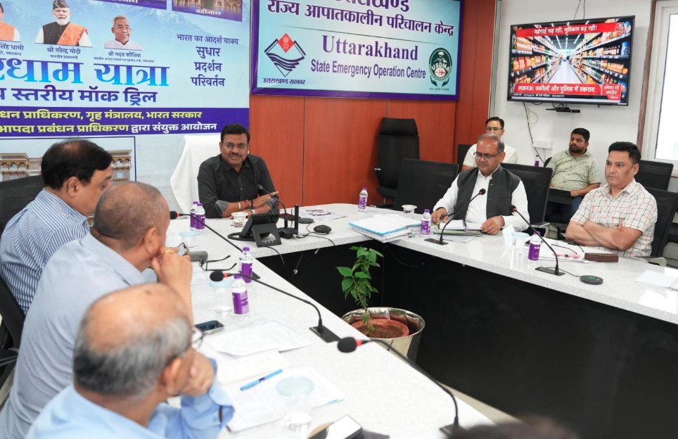मुख्य सचिव आनन्द बर्द्धन ने की चारधाम यात्रा की समीक्षा