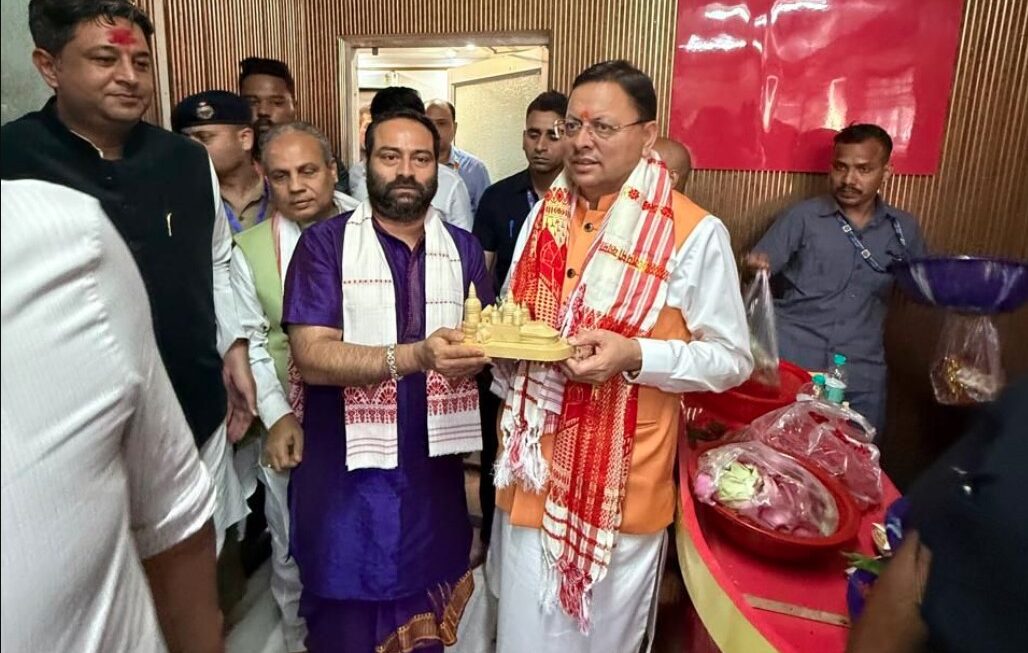 मुख्यमंत्री धामी ने कामाख्या देवी मंदिर में की पूजा-अर्चना