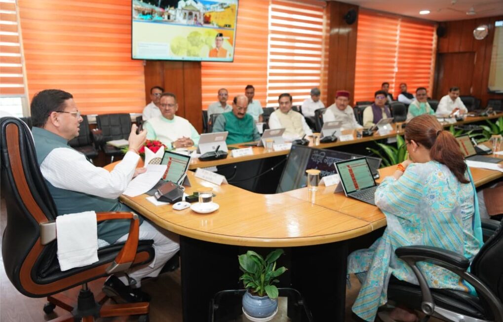 ईंधन बचत पर धामी सरकार सख्त, सरकारी वाहनों में 50% EV अनिवार्य