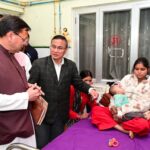 मुख्यमंत्री धामी ने जिला चिकित्सालय पिथौरागढ़ का किया औचक निरीक्षण