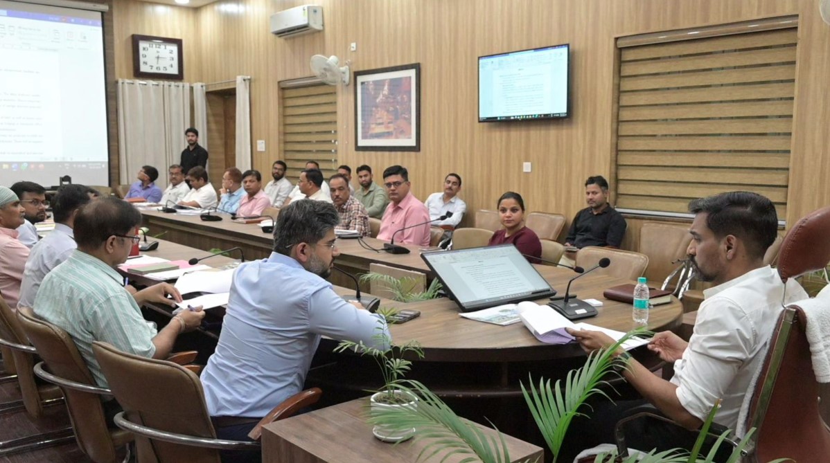 गंगा संरक्षण और स्वच्छता अभियानों में किसी भी प्रकार की लापरवाही बर्दाश्त नहीं की जाएगी- डीएम