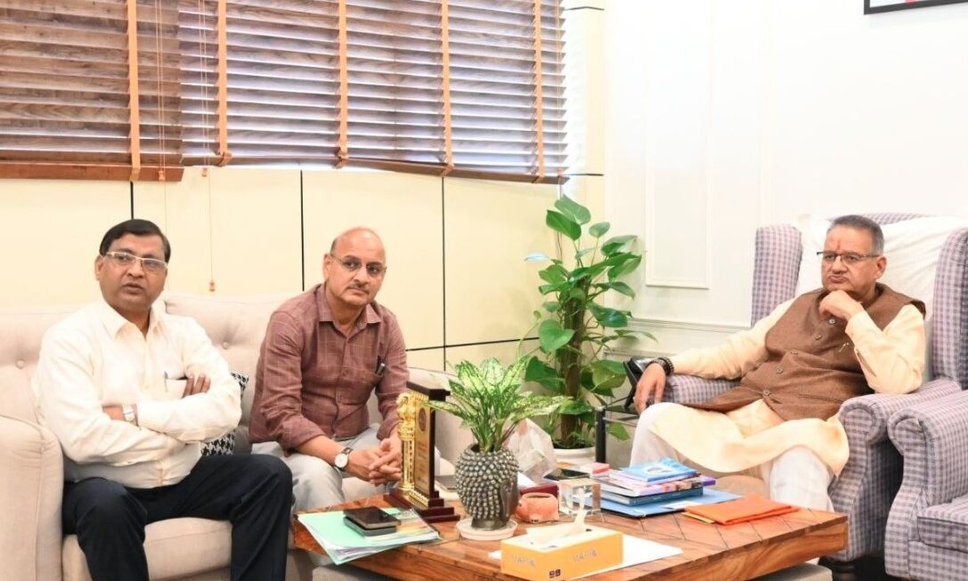 भविष्य में फसलों को होने वाली किसी भी प्रकार की क्षति की नियमित मॉनिटरिंग सुनिश्चित की जाए- गणेश जोशी