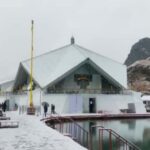 उत्तराखंड में बदला मौसम का मिजाज: बदरीनाथ और हेमकुंड साहिब में हुई बर्फबारी, कई जिलों में ऑरेंज अलर्ट जारी