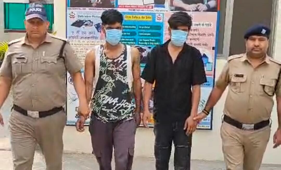 मामूली विवाद में कार को किया आग के हवाले, पटेलनगर पुलिस ने दो आरोपियों को हिरासत में लिया