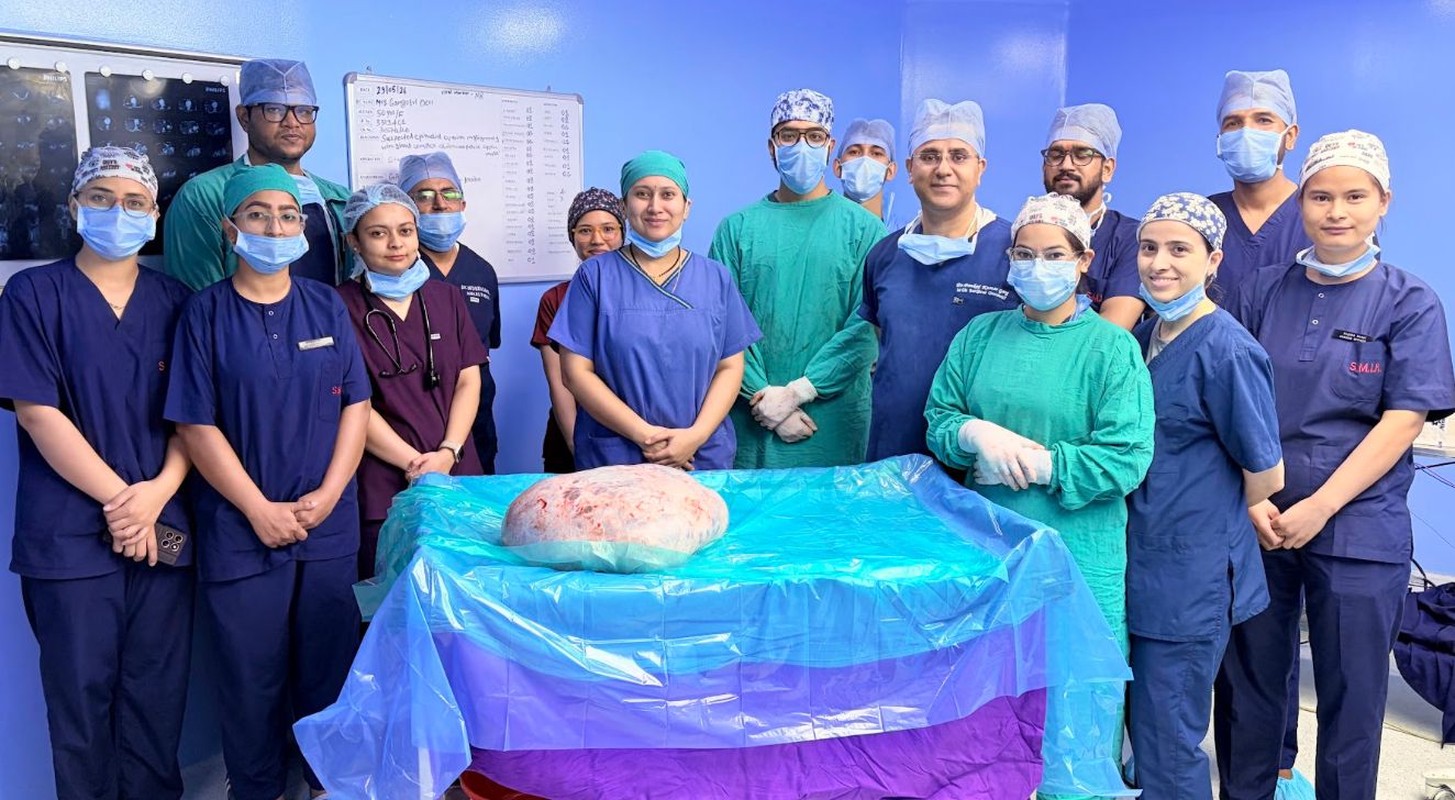 पेट में 15 किलो की गाँठ लेकर पहुंची महिला, सफल कैंसर सर्जरी से मिली नई जिंदगी