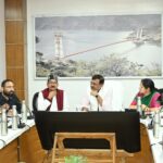 विकास संवाद में उभरे जनसरोकार: मुख्य सचिव की अध्यक्षता में जनप्रतिनिधियों के साथ हुआ व्यापक मंथन