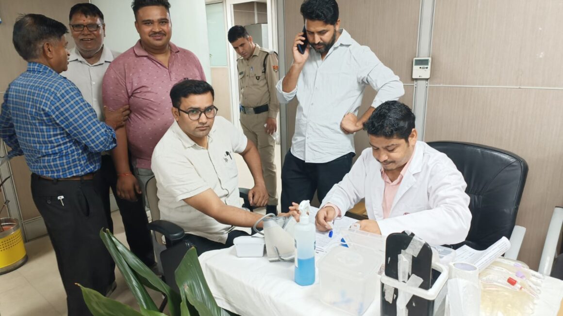एमडीडीए कार्यालय में रक्तदान शिविर का आयोजन, अधिकारियों-कर्मचारियों ने बढ़-चढ़कर किया प्रतिभाग