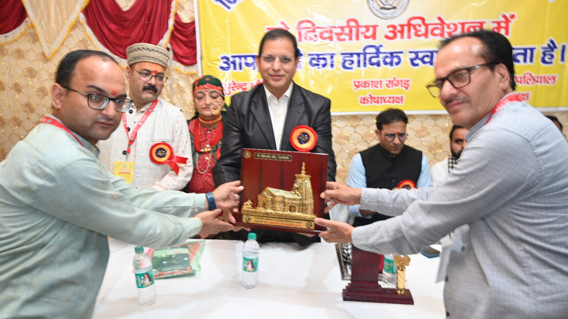 चारधाम यात्रा में मीडिया की भूमिका पर मंथन, उत्कृष्ट कार्य करने वालों का हुआ सम्मान