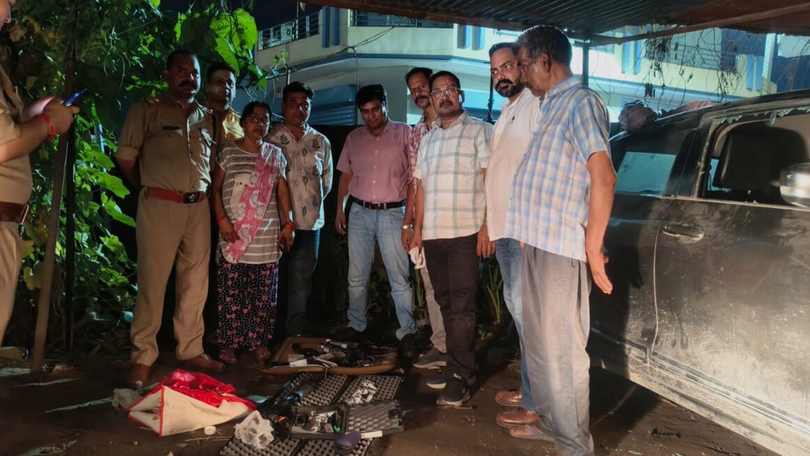 काशीपुर में STF की बड़ी कार्रवाई, कार से भारी मात्रा में अवैध हथियार और 237 कारतूस बरामद