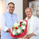 पद्मभूषण सम्मान मिलने पर कैबिनेट मंत्री गणेश जोशी ने भगत सिंह कोश्यारी को दी बधाई
